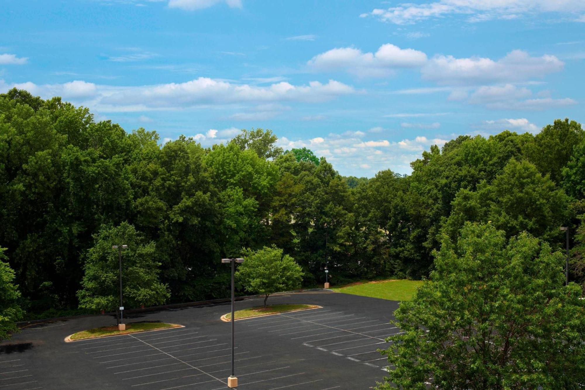 Sheraton Charlotte Airport Exterior photo