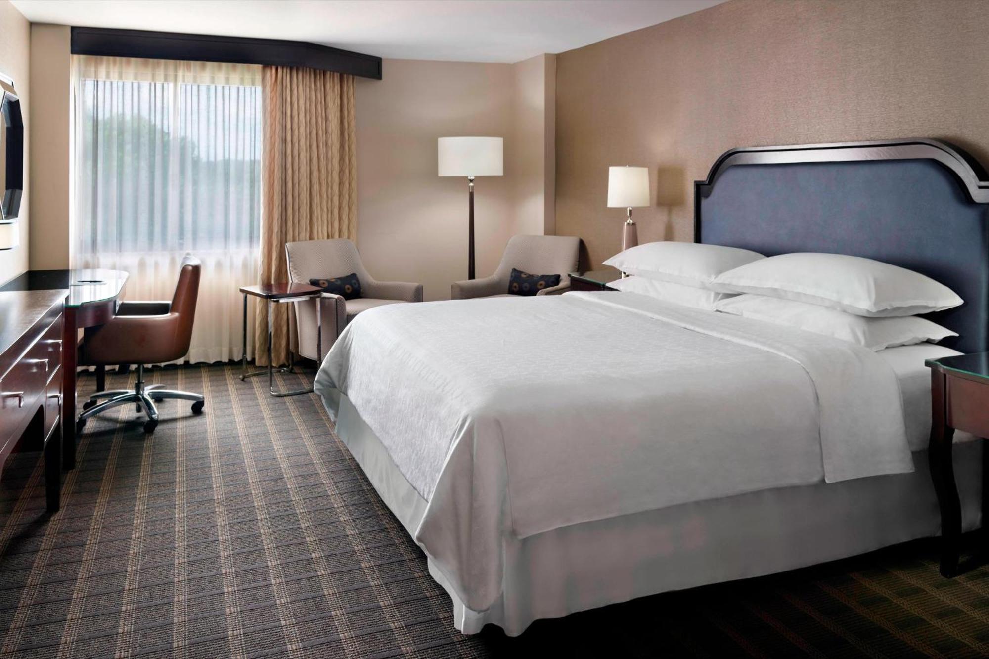 Sheraton Charlotte Airport Exterior photo